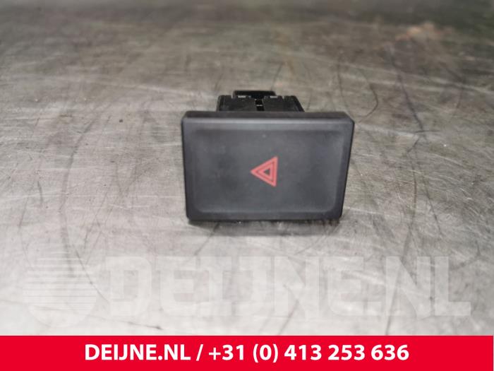 Volkswagen Transporter Panikbeleuchtung Schalter O138411