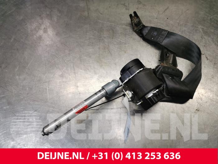 Volvo V70 Rear seatbelt, right O138554