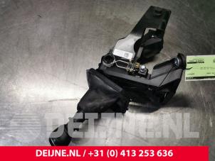 Gebruikte Versnellingspook Volkswagen Transporter T6 2.0 TDI 150 Prijs € 108,90 Inclusief btw aangeboden door van Deijne Onderdelen Uden B.V.