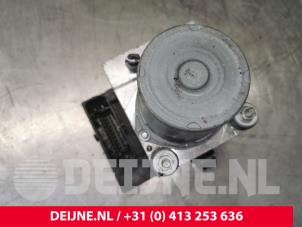 Audi A4 ABS Pumpe O138661 foto 4