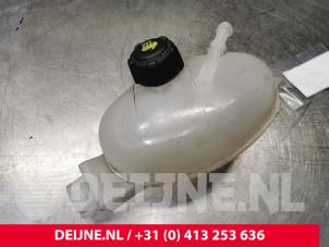 Nissan NV400 Ausgleichsbehälter O138849 foto 2