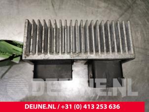 Nissan NV400 Voorgloei Relais O138854 foto 2