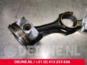 Gebruikte Zuiger Mercedes C Estate (S205) C-350 e 2.0 16V Prijs € 100,00 Margeregeling aangeboden door van Deijne Onderdelen Uden B.V.