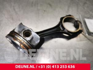 Gebruikte Zuiger Mercedes C Estate (S205) C-350 e 2.0 16V Prijs € 100,00 Margeregeling aangeboden door van Deijne Onderdelen Uden B.V.