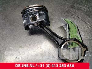 Mercedes C-Klasse Piston O138883 photo 2