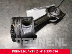 Nissan NV200 Piston O138899 photo 2