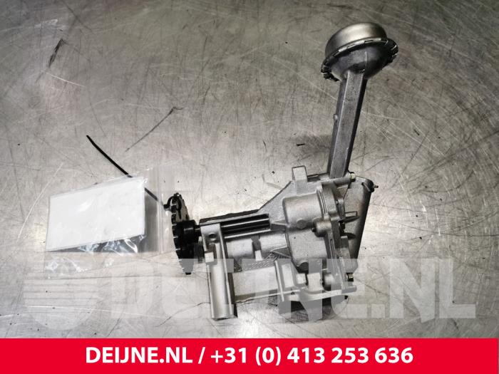 Nissan NV200 Ölpumpe O138913