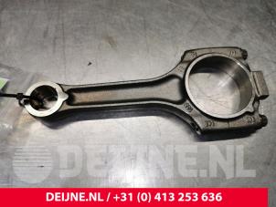 Gebruikte Drijfstang Porsche Cayenne (9PA) 4.5 S V8 32V Prijs € 80,00 Margeregeling aangeboden door van Deijne Onderdelen Uden B.V.