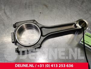 Gebruikte Drijfstang Porsche Cayenne (9PA) 4.5 S V8 32V Prijs € 80,00 Margeregeling aangeboden door van Deijne Onderdelen Uden B.V.