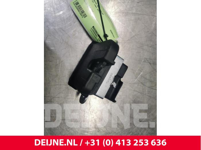 Volkswagen Golf Tailgate lock mechanism O138973