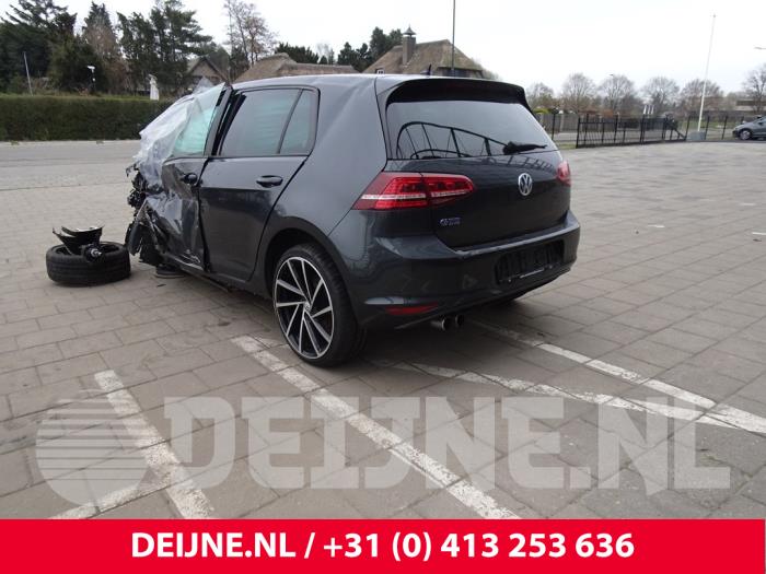 Volkswagen Golf Taillight, left O138979