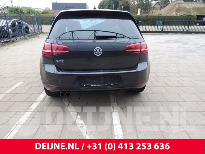 Volkswagen Golf Taillight, right O138982