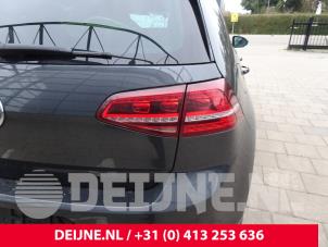 Volkswagen Golf Taillight, right O138982 photo 3