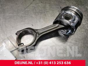 Gebruikte Drijfstang Volvo V40 (MV) 1.6 D2 Prijs € 120,00 Margeregeling aangeboden door van Deijne Onderdelen Uden B.V.