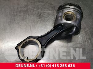 Gebruikte Zuiger Mercedes Vito Prijs € 60,50 Inclusief btw aangeboden door van Deijne Onderdelen Uden B.V.