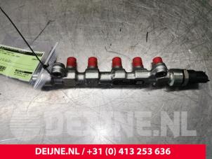 Opel Vivaro Einspritzdüse (Einspritzer) O139059 foto 3