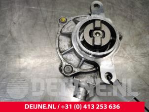 Gebruikte Vacuumpomp (Diesel) Opel Vivaro 2.5 DTI 16V Prijs € 60,50 Inclusief btw aangeboden door van Deijne Onderdelen Uden B.V.