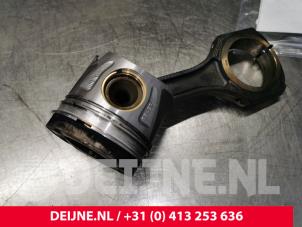 Mercedes Sprinter Piston O139086 photo 2