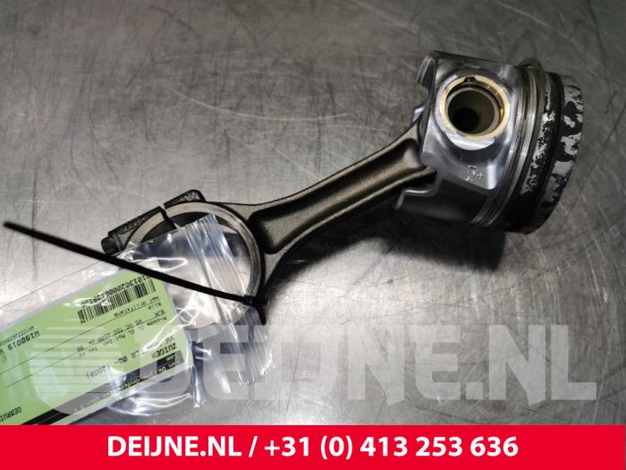 Volkswagen Crafter Piston O139136