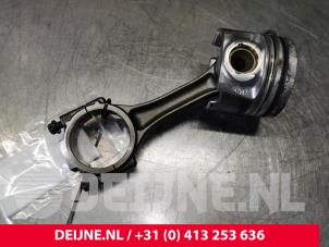 Volkswagen Crafter Piston O139136 photo 2