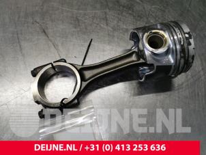 Gebruikte Zuiger Volkswagen Crafter 2.5 TDI 30/32/35/46/50 Prijs op aanvraag aangeboden door van Deijne Onderdelen Uden B.V.