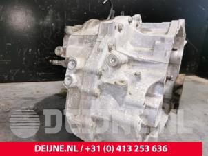 Volvo V40 Gearbox O139177 photo 2