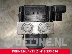 Nissan NV400 ABS Pomp O139201 foto 3
