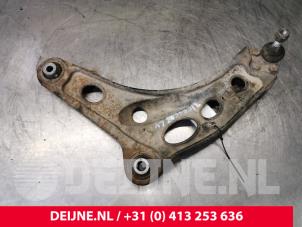 Opel Vivaro Draagarm onder links-voor O139244 foto 2
