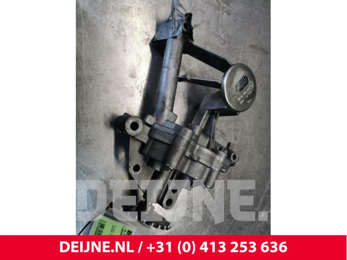 Gebruikte Oliepomp Renault Master II (ED/HD/UD) 2.5 dCi 16V 100 Prijs € 60,50 Inclusief btw aangeboden door van Deijne Onderdelen Uden B.V.