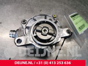 Gebruikte Vacuumpomp (Diesel) Renault Master III (ED/HD/UD) 2.5 dCi 16V 100 Prijs € 36,30 Inclusief btw aangeboden door van Deijne Onderdelen Uden B.V.