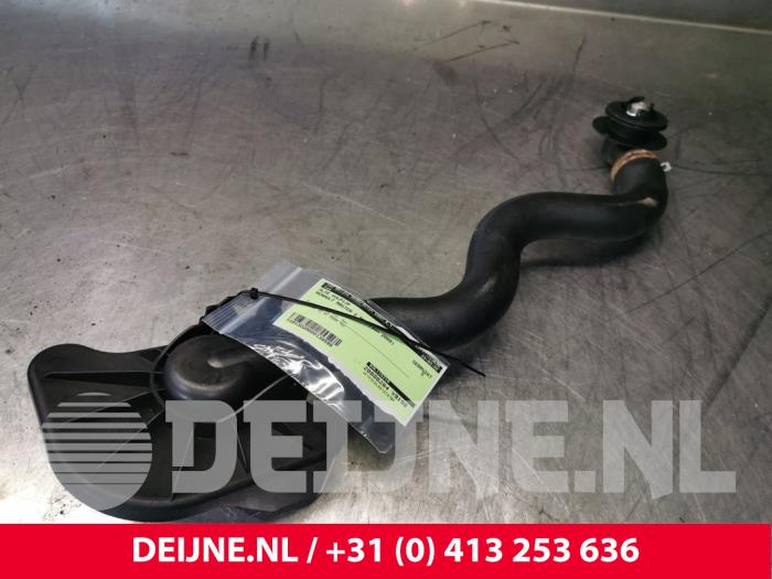 Gebruikte Olie vulpijp Renault Master II (ED/HD/UD) 2.5 dCi 16V 100 Prijs € 36,30 Inclusief btw aangeboden door van Deijne Onderdelen Uden B.V.