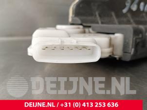 Hyundai H300 Deurslot Mechaniek 2Deurs rechts O139629 foto 3