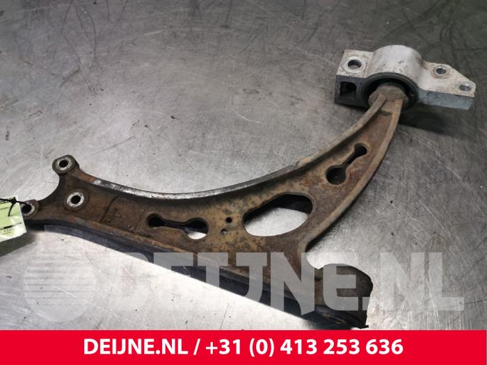 Volkswagen Caddy Draagarm onder links-voor O139714