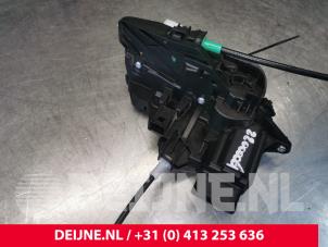 Volvo V60 Front door lock mechanism 4-door, right O139813 photo 2