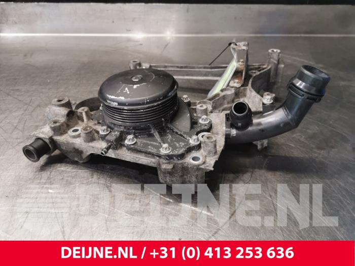 Gebruikte Dynamosteun onder Mercedes C (W205) C-220 2.2 CDI BlueTEC, C-220 d 16V Prijs € 70,00 Margeregeling aangeboden door van Deijne Onderdelen Uden B.V.