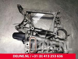 Mercedes C-Klasse Alternator lower bracket O139974 photo 3