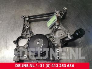 Mercedes C-Klasse Alternator lower bracket O139974 photo 2