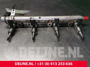 Gebruikte Injector brug Opel Insignia Sports Tourer 2.0 Turbo 16V Ecotec Prijs € 150,00 Margeregeling aangeboden door van Deijne Onderdelen Uden B.V.