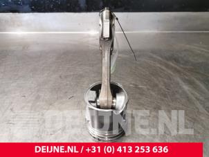 Iveco New Daily Kolben O140025 foto 2