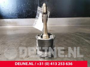 Iveco New Daily Piston O140026 photo 2