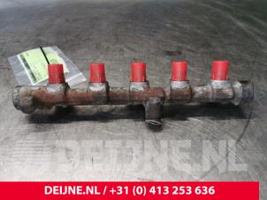Opel Movano Fuel injector nozzle O140040 photo 3