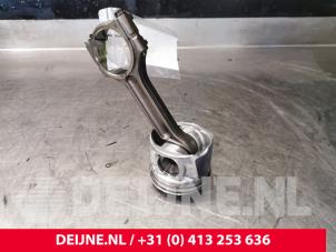 Gebruikte Zuiger Opel Movano 2.3 CDTi 16V FWD Prijs € 151,25 Inclusief btw aangeboden door van Deijne Onderdelen Uden B.V.