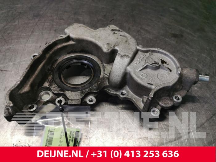 Gebruikte Oliepomp Iveco New Daily VI 33S13, 35C13, 35S13 Prijs € 96,80 Inclusief btw aangeboden door van Deijne Onderdelen Uden B.V.