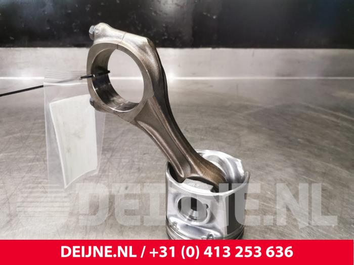 Gebruikte Zuiger Iveco New Daily VI 33S13, 35C13, 35S13 Prijs € 151,25 Inclusief btw aangeboden door van Deijne Onderdelen Uden B.V.