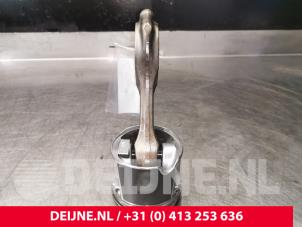 Iveco New Daily Kolben O140061 foto 2
