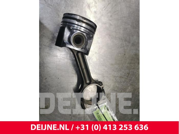 Renault Master Piston O140096