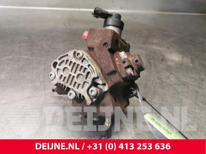 Renault Trafic Brandstofpomp Mechanisch O140116