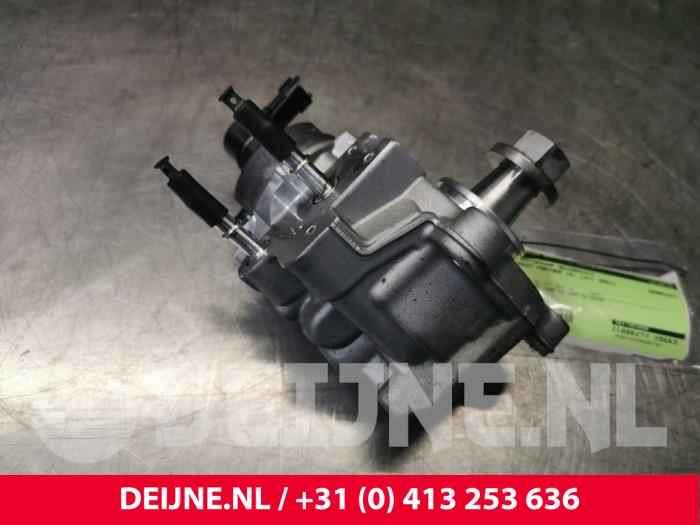 Peugeot Partner Mechanical fuel pump O140144
