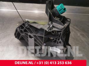Fiat Talento Brake pedal O140204 photo 2