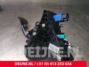 Fiat Talento Koppelingspedaal O140205 foto 2